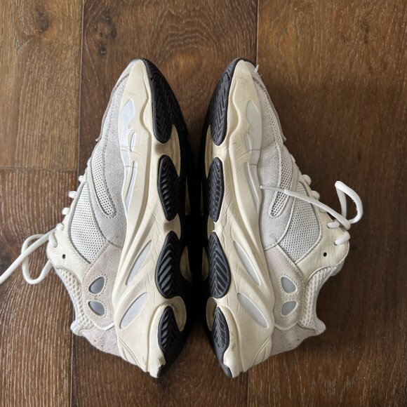 adidas Yeezy Boost 700 - Analog - Picture 8 of 9